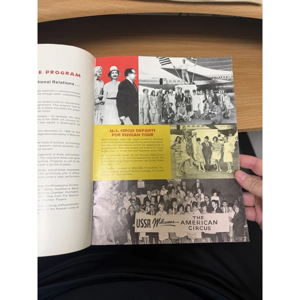 Vintage 1967 Moscow Circus info and picture‎ book magazine